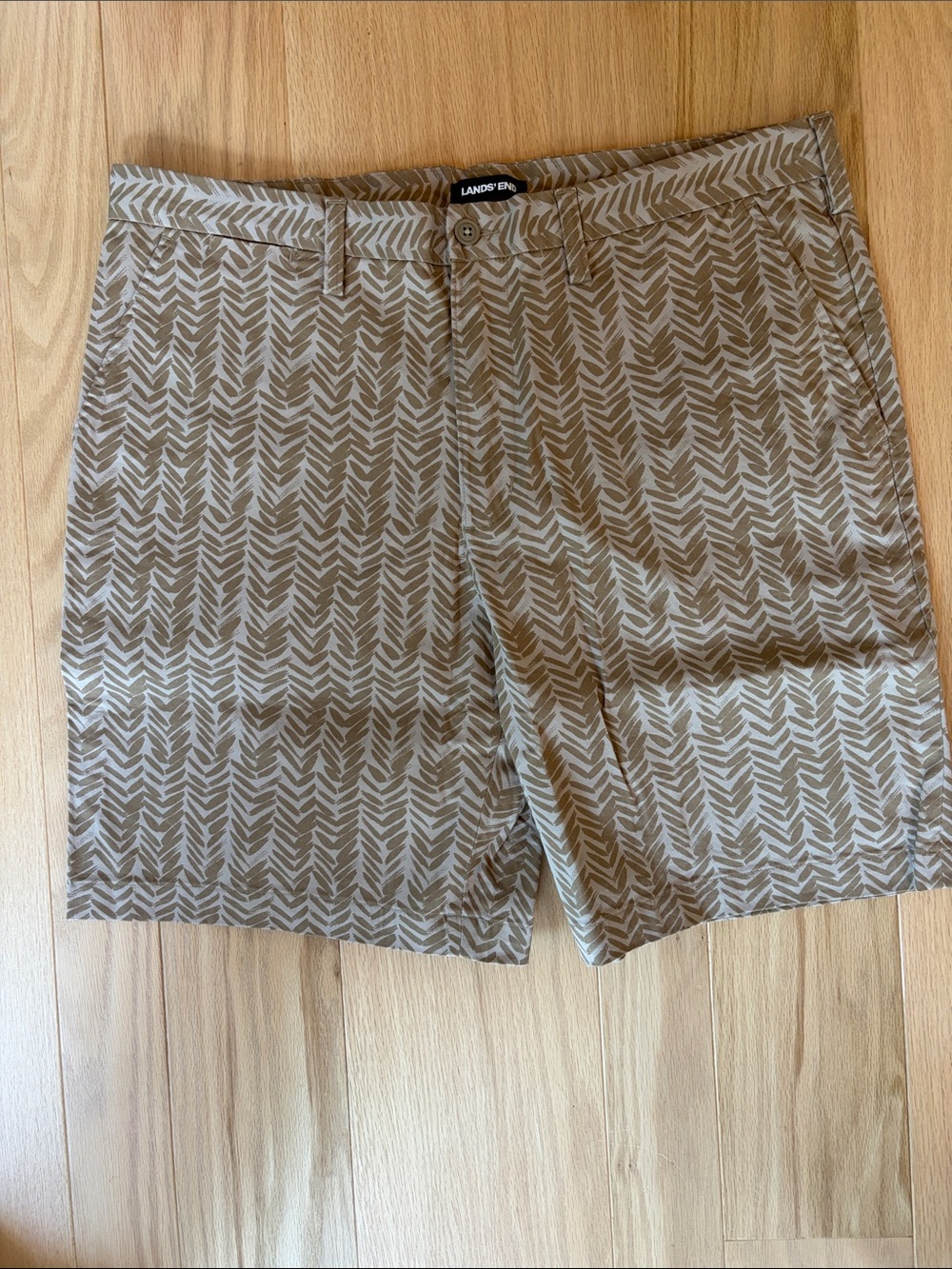 NWT Lands End Men’s Sz 38 Khaki Herringbone Shorts